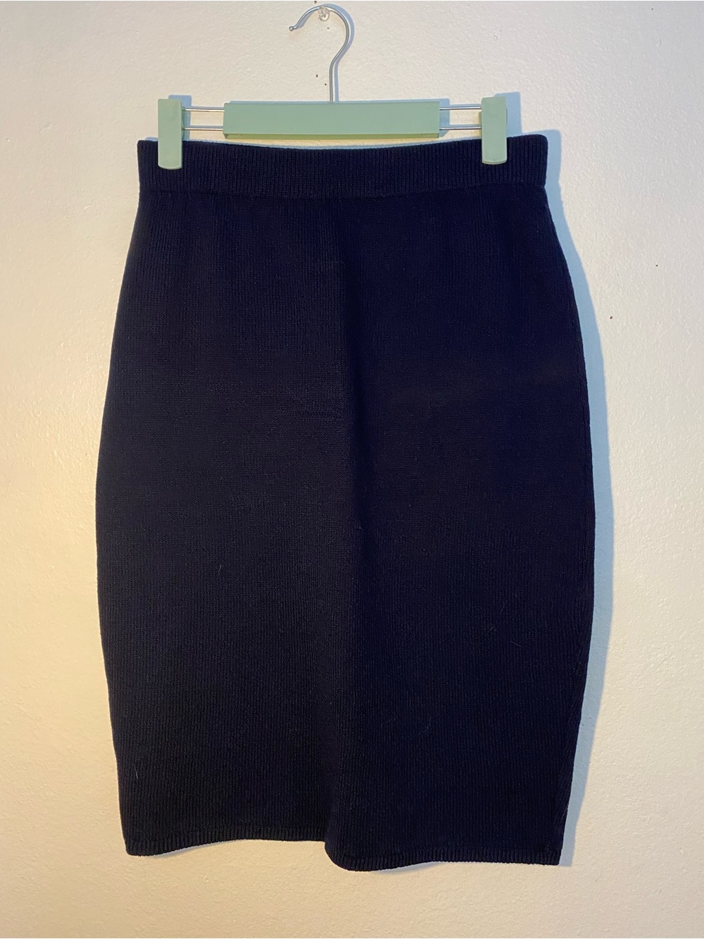 St John Basics Santana Knit Skirt Pencil Straight Navy Wool Blend Elastic Size 8